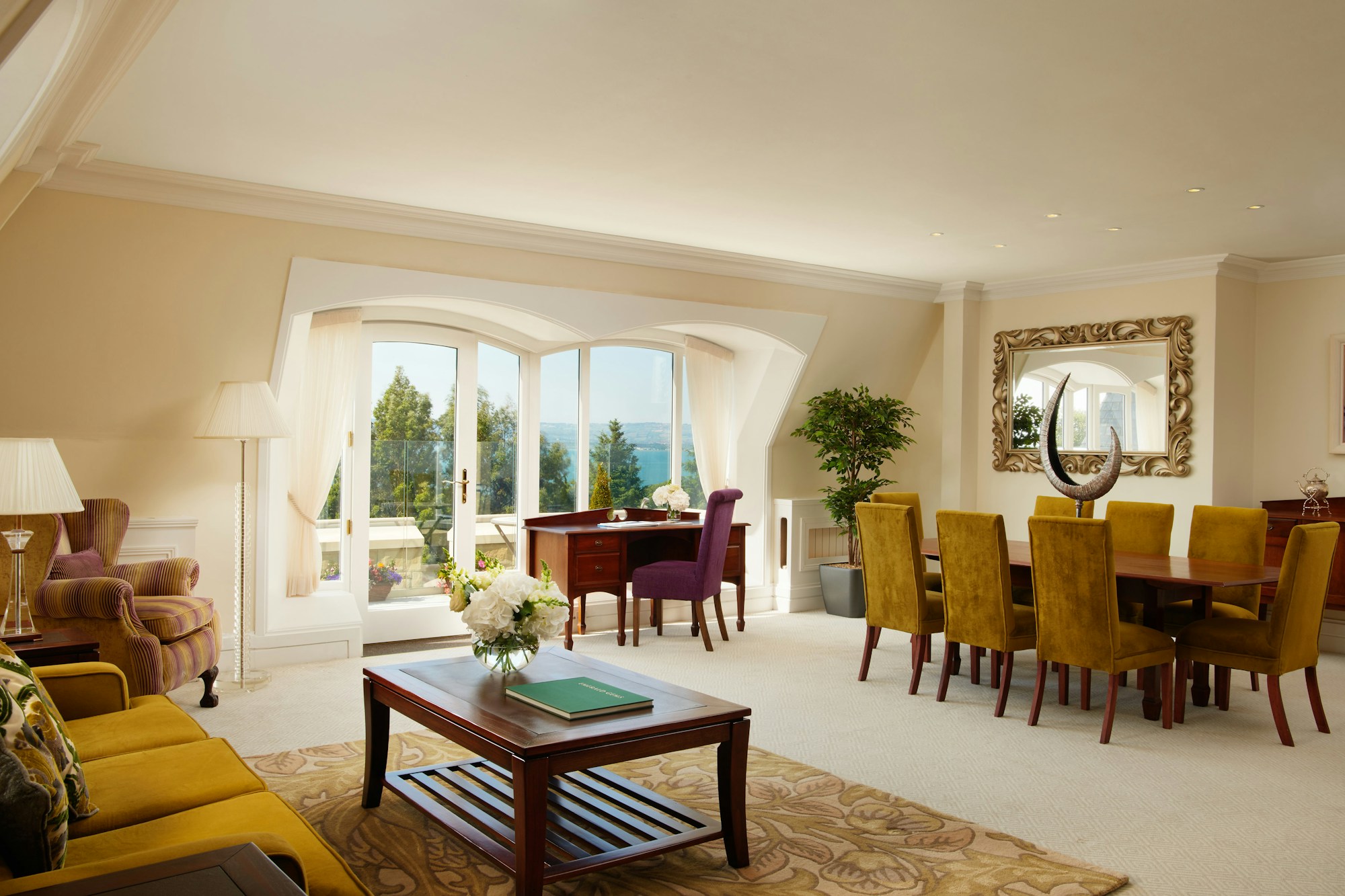 Palace Suite Lounge