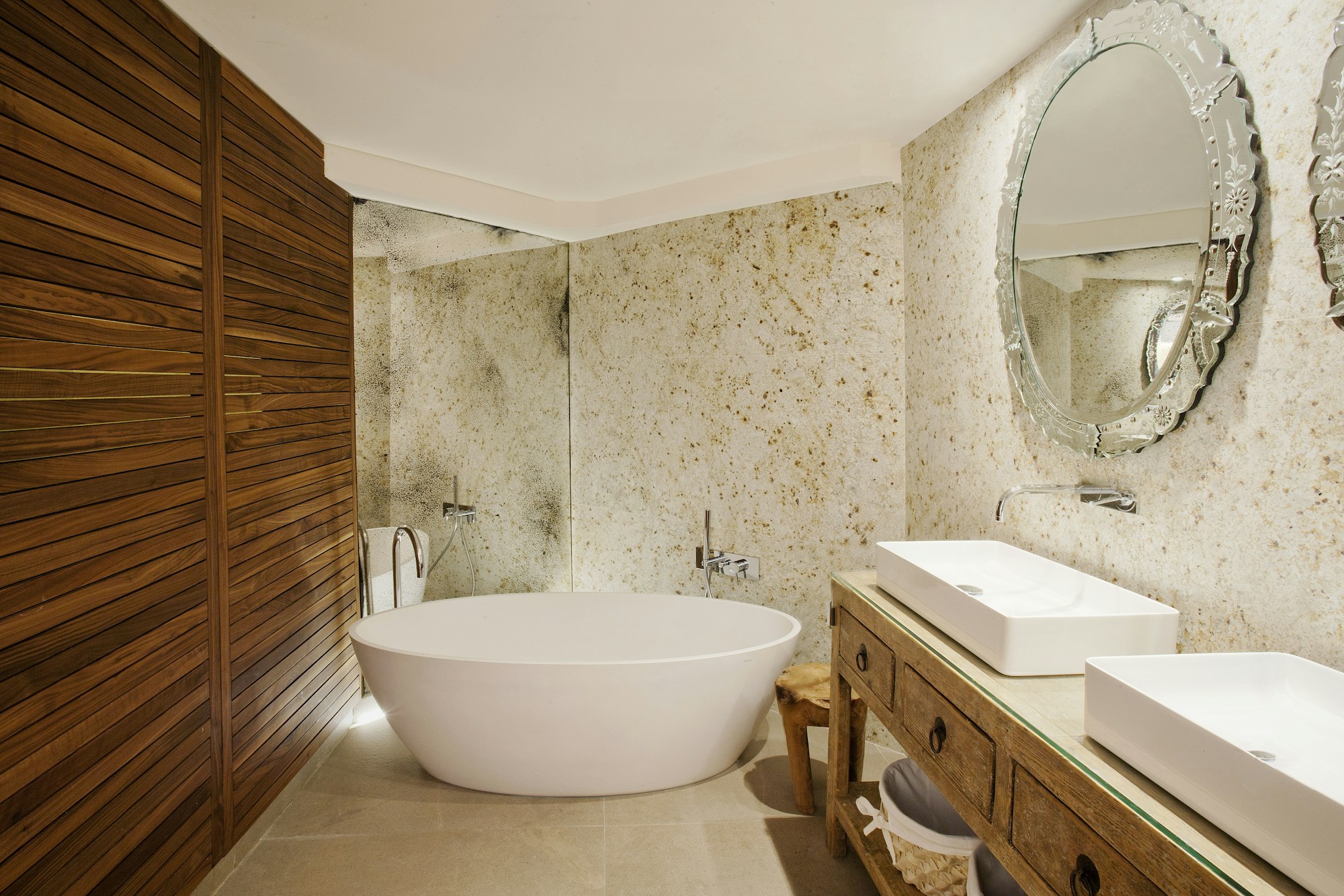 Grand Suite Duplex Bathroom