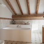 Family Suite - Bathroom