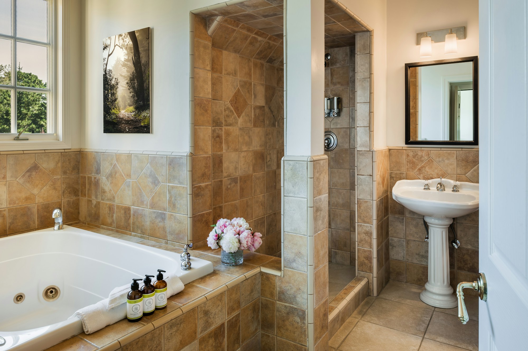 King Cypress Grove Suite - Bathroom