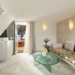 Deluxe Double Room - Living Area