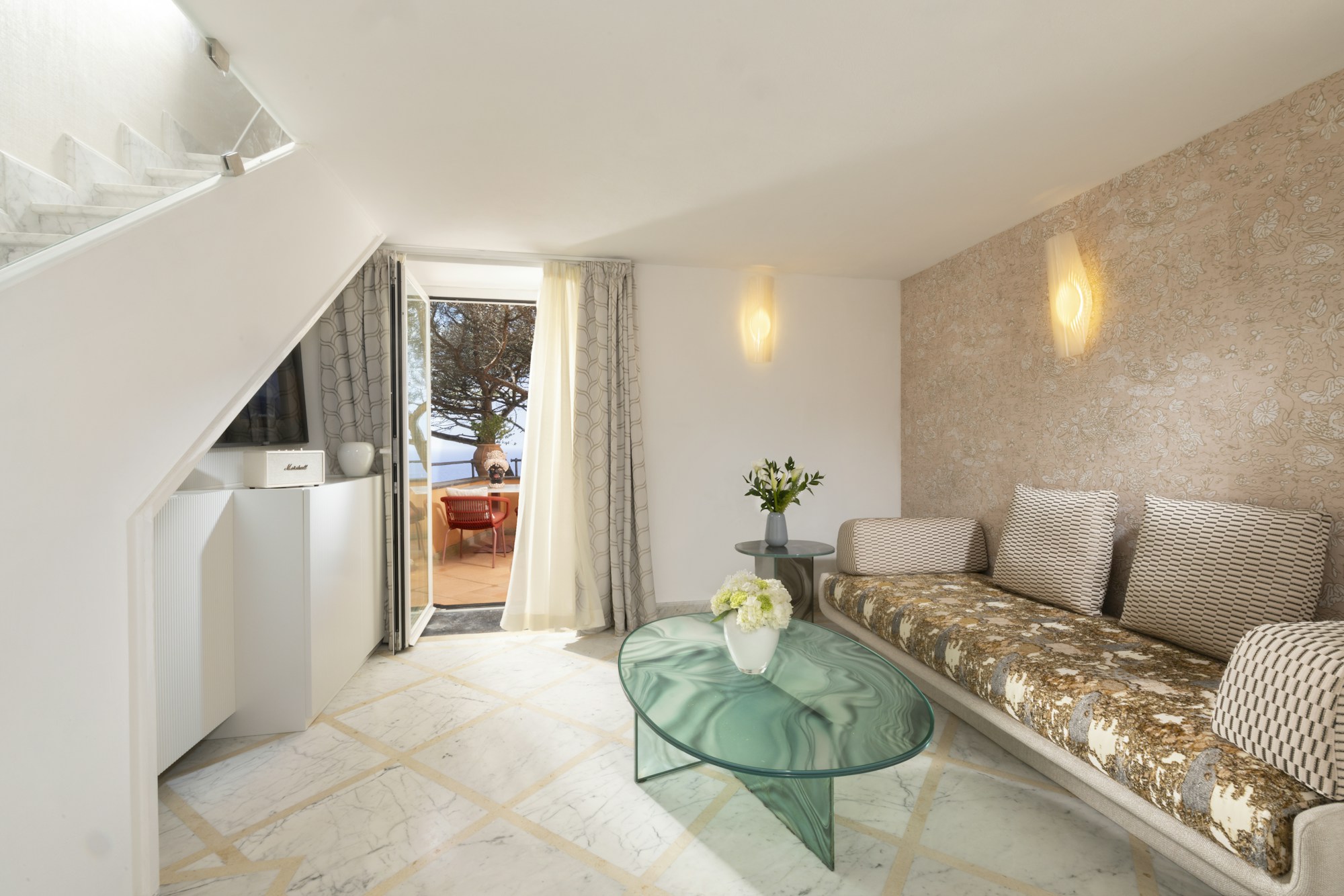 Deluxe Double Room - Living Area