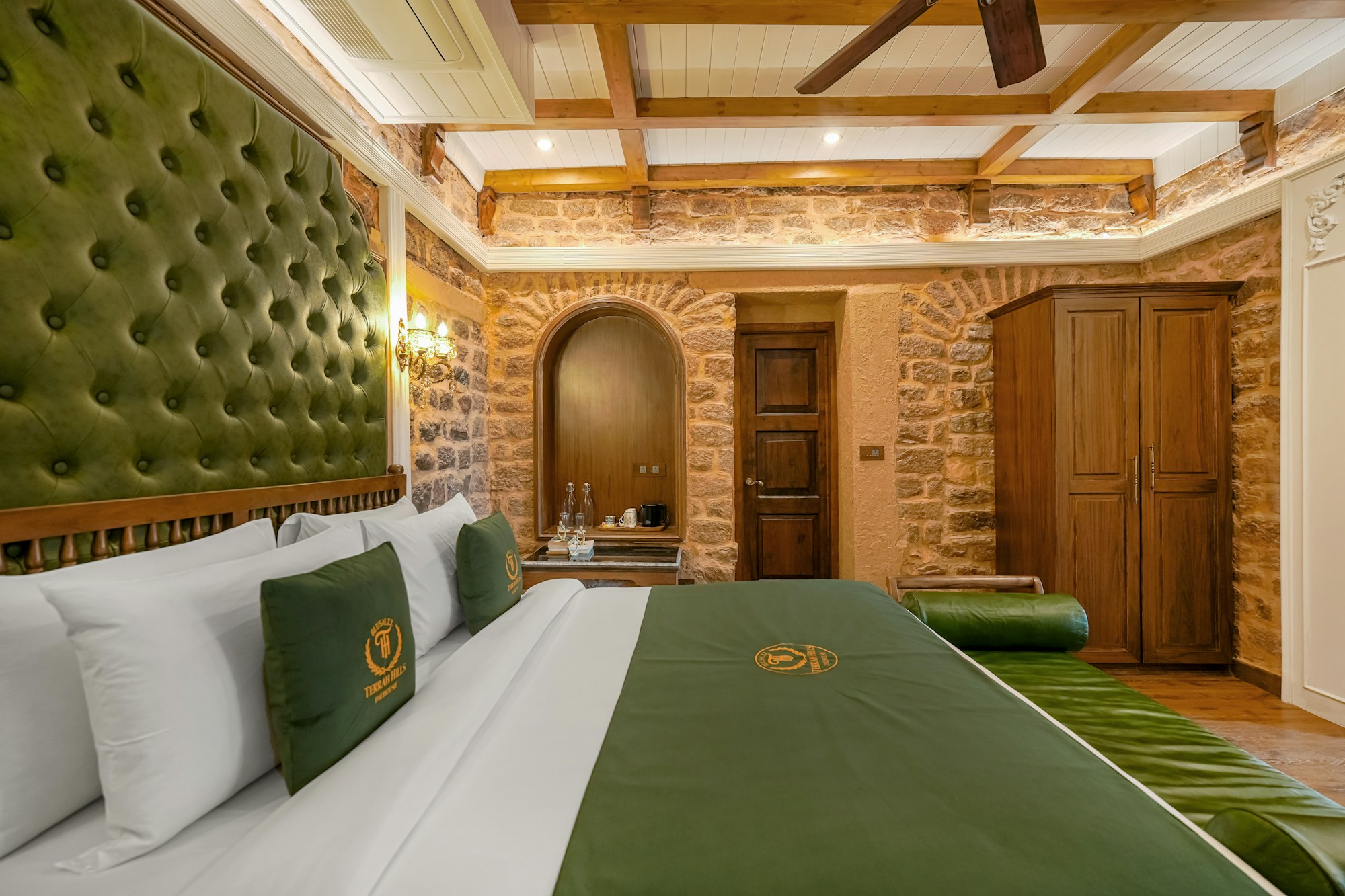 Premium Room - Bedroom