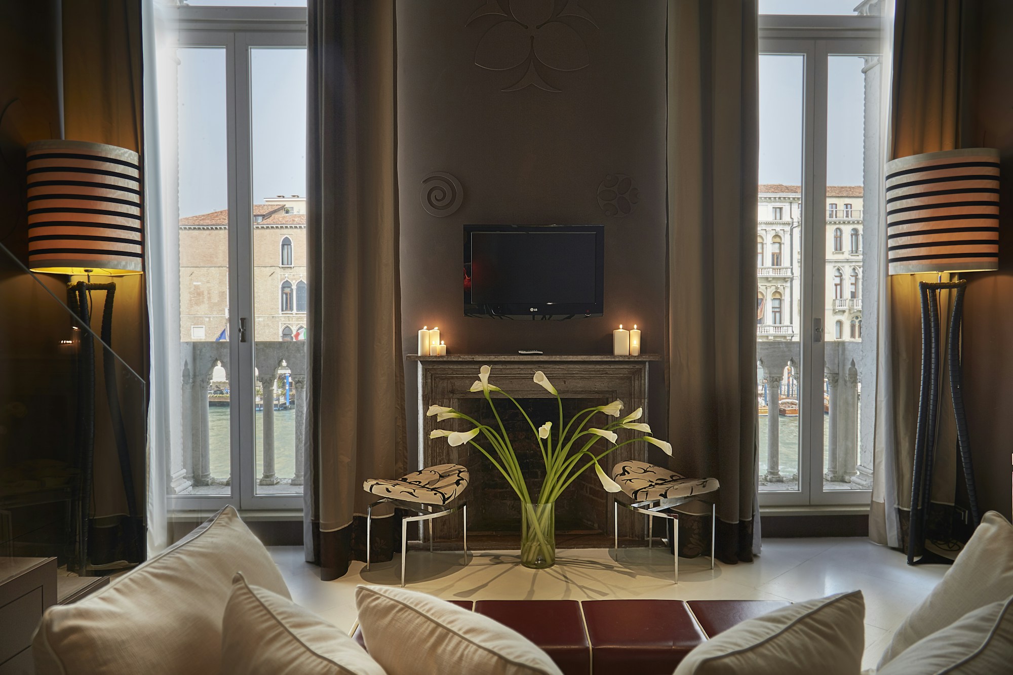 Grand Canal View Two Floor Suite - Living Area