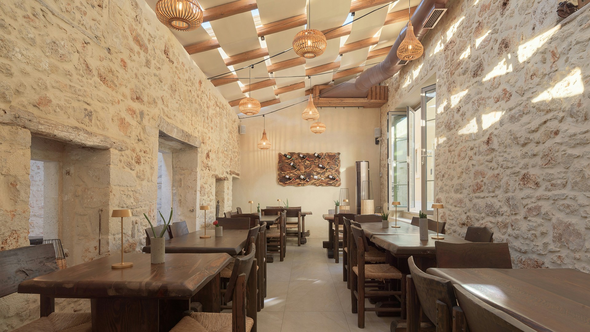Manili Bistro - Interior