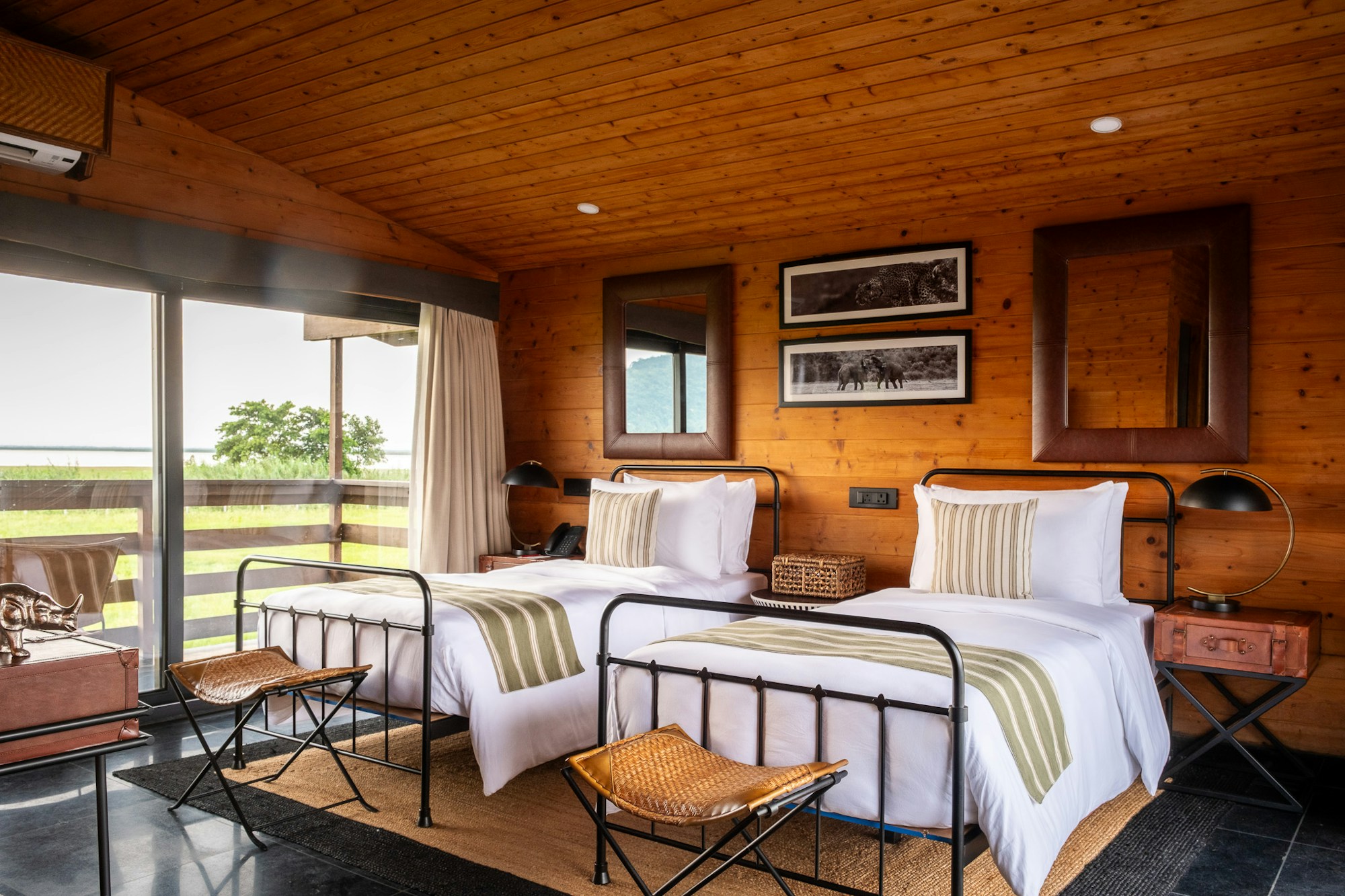 Safari Room with Balcony - Bedroom