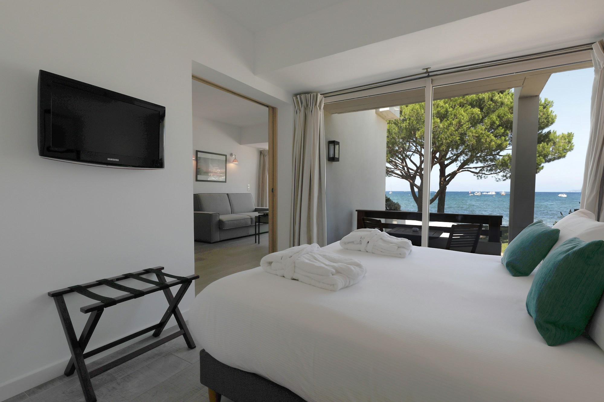 Sea Laterale Balcony Suite - Bedroom