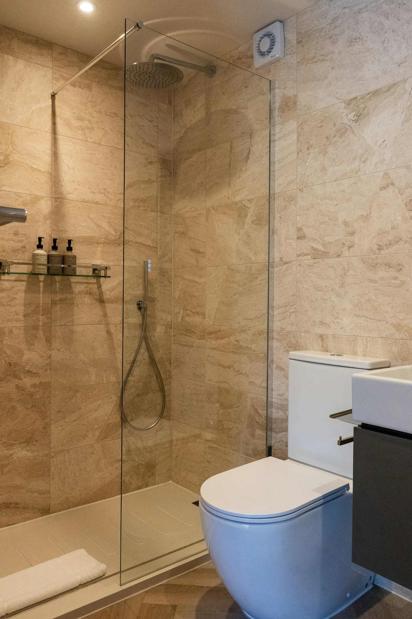 The Lookout - Bathroom