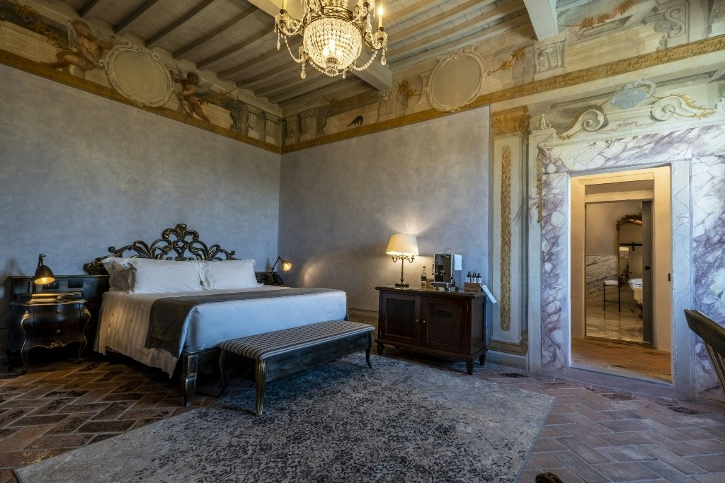 Master Suite Alessandri - Bedroom