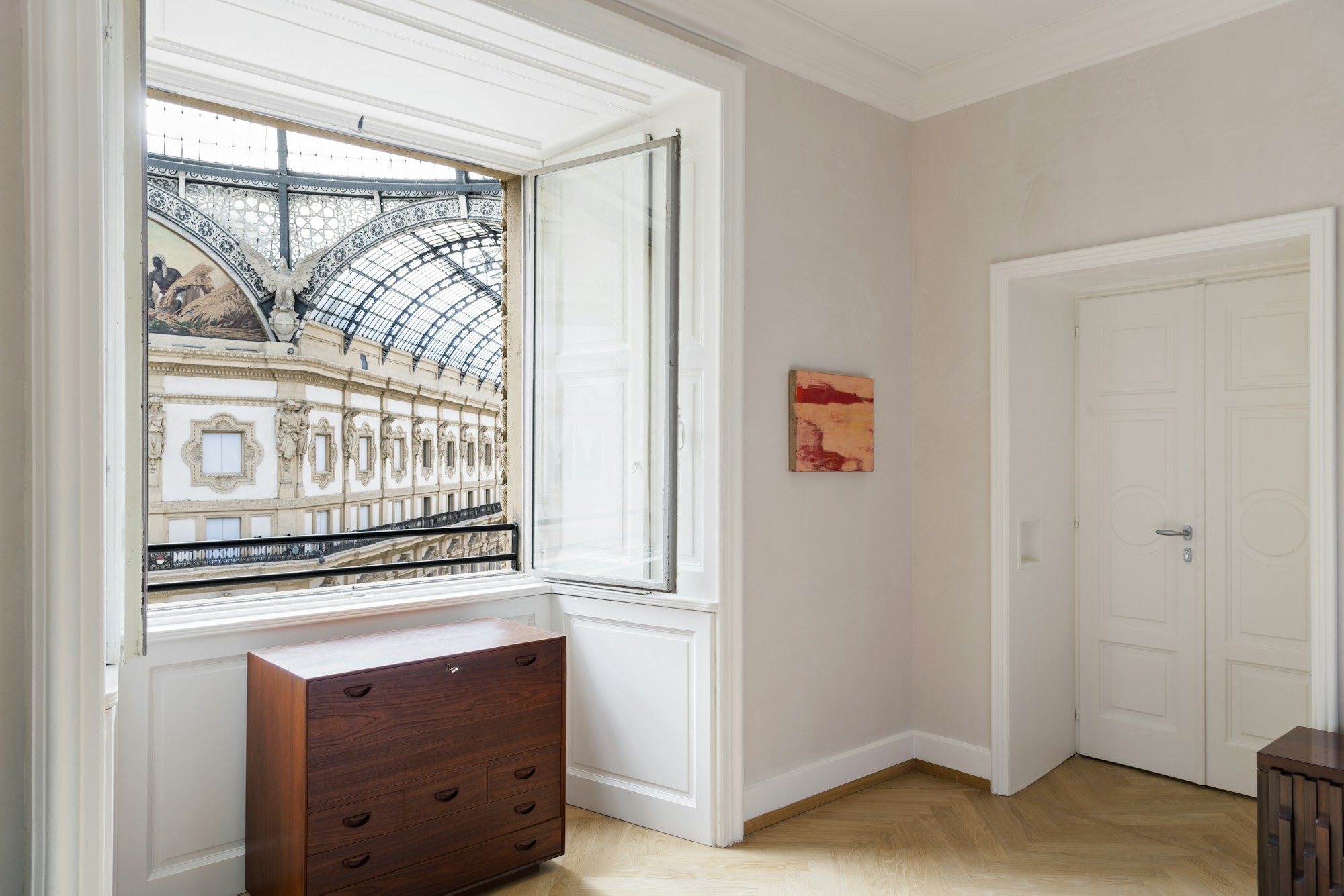 Grand Gallery Room - Room Details