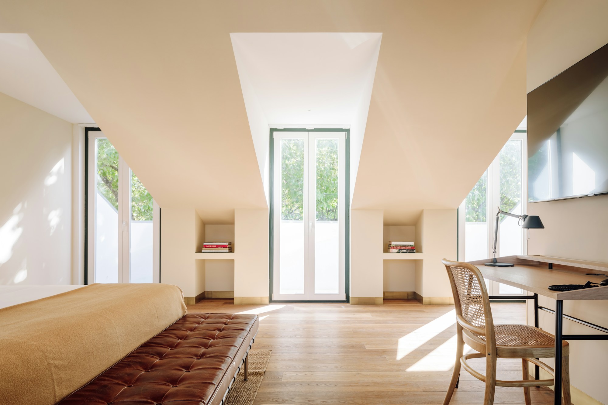 Deluxe Master Suite