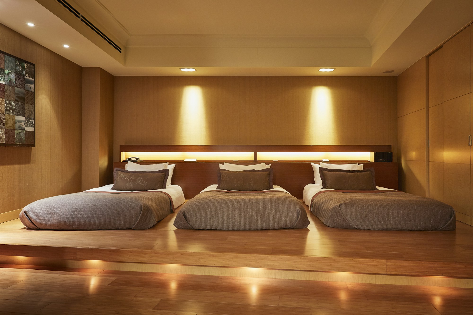 Futon Suite