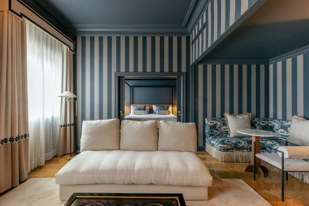 Premium Suite - Living Area
