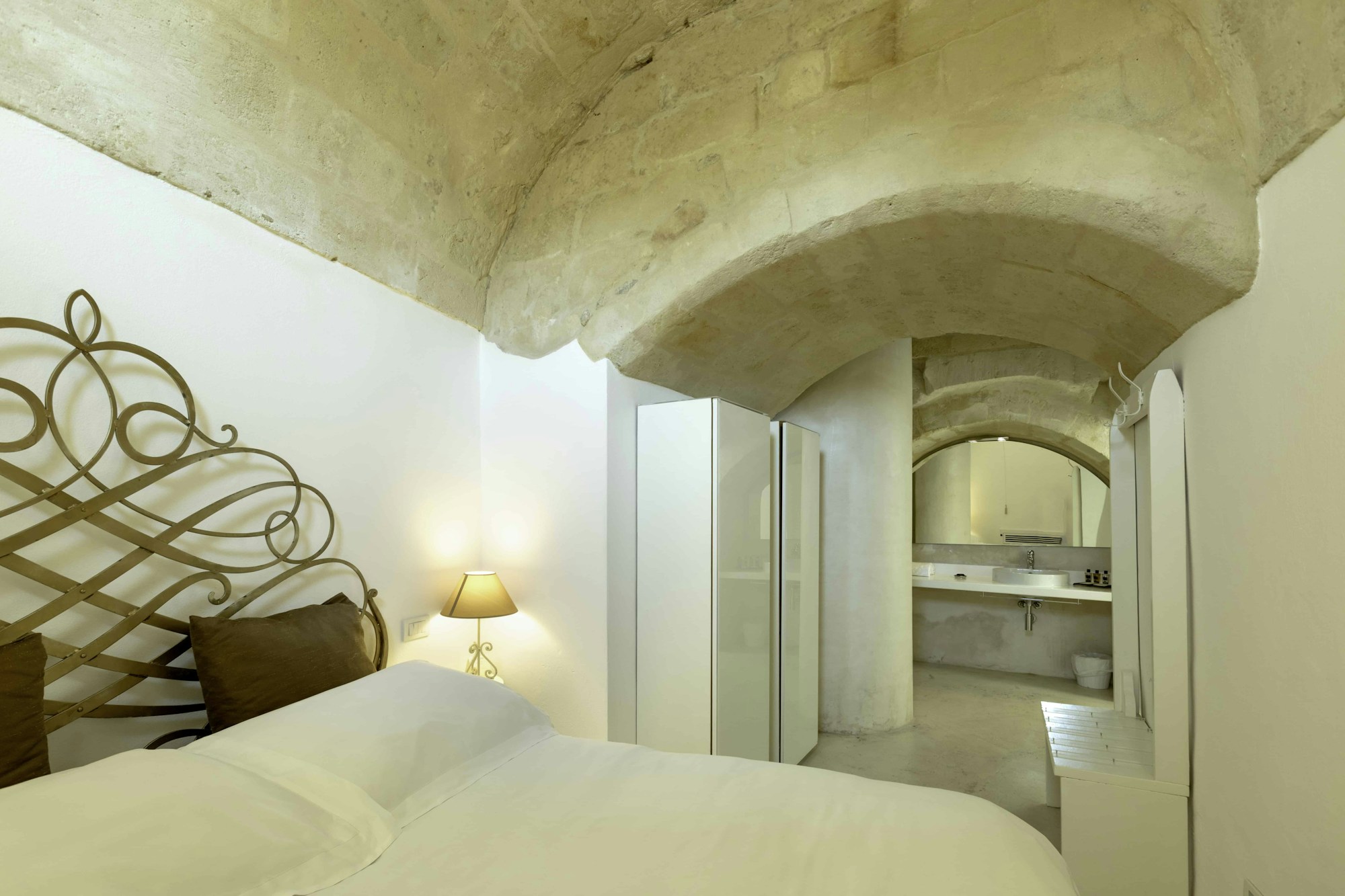 Cave with Patio - Room #65