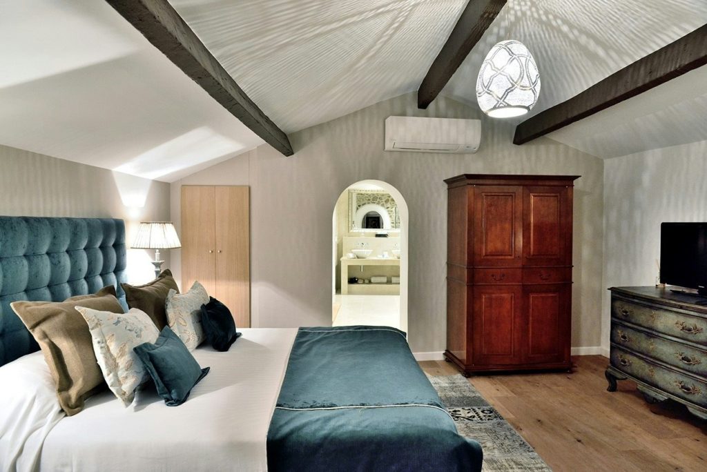 Elegance Room