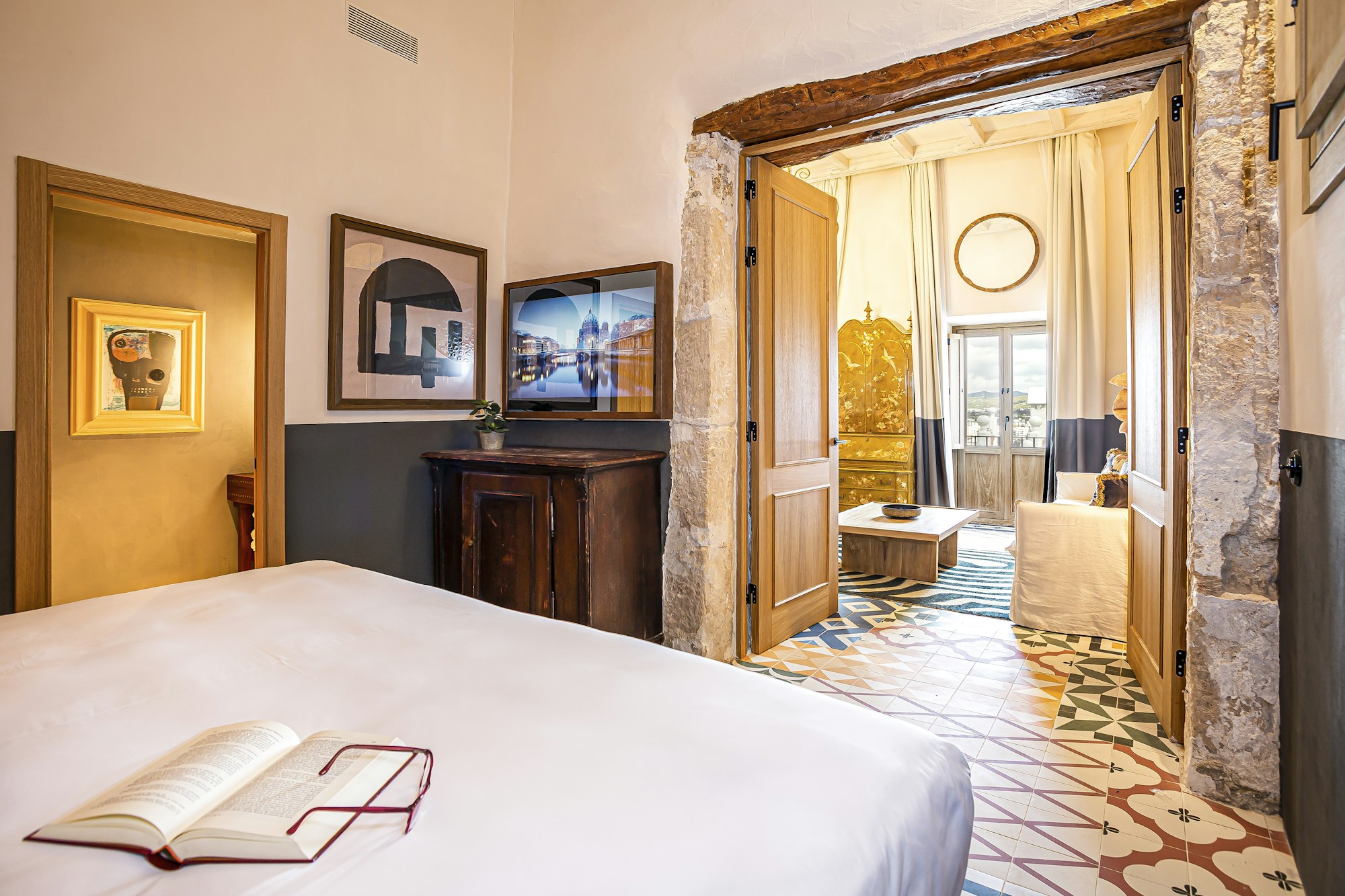 Deluxe Suite