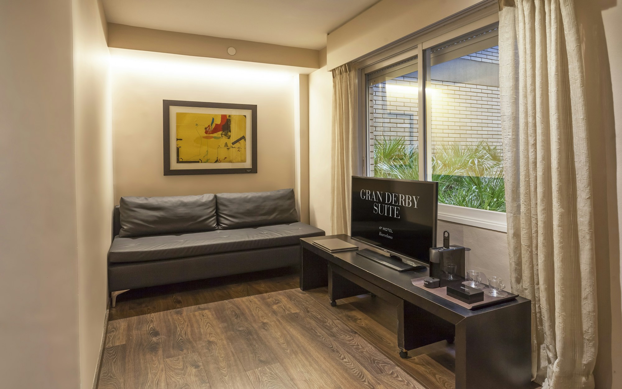 Classic Room - Living Area