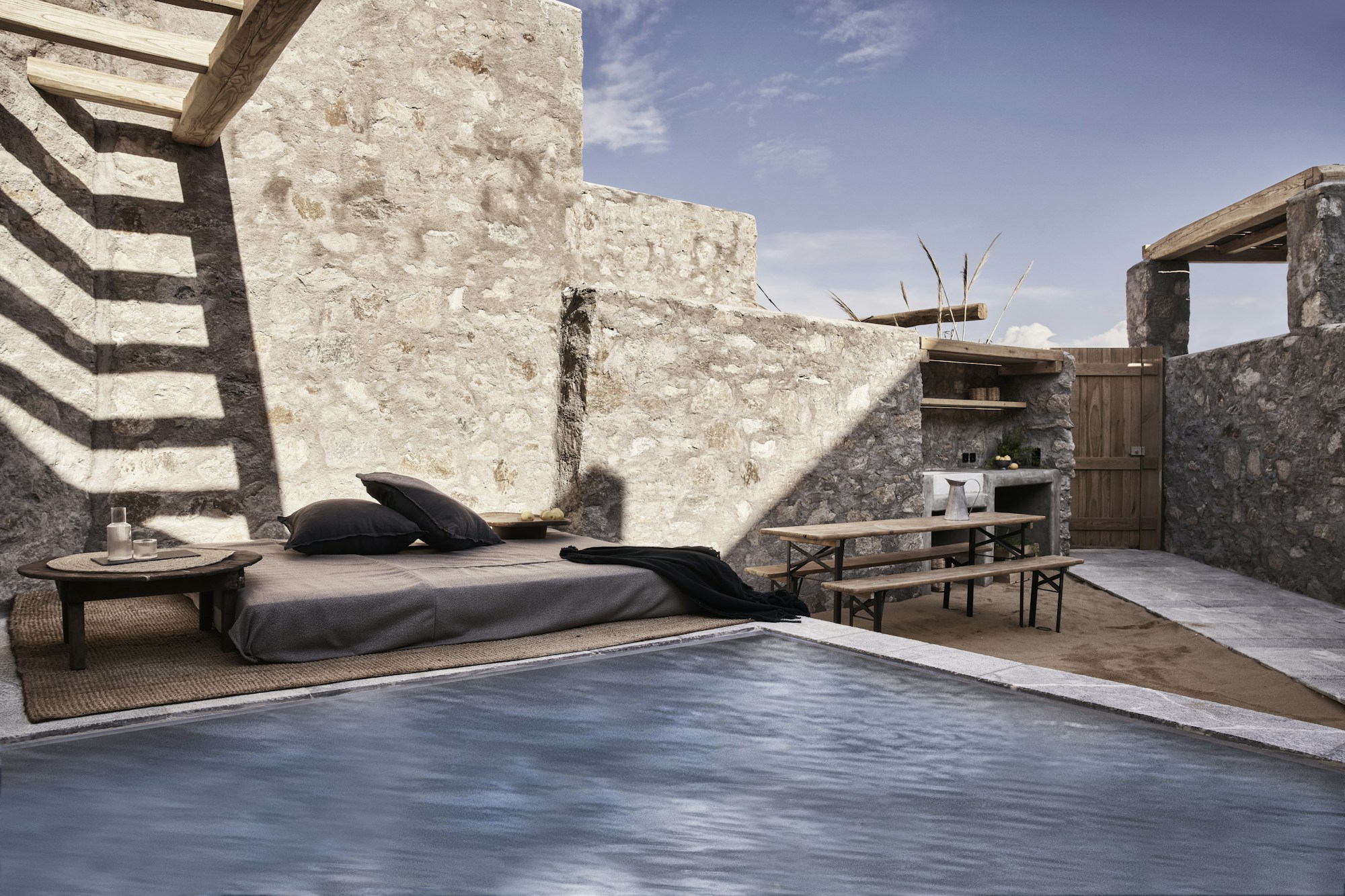 Cave Suite with Private Pool and Yard