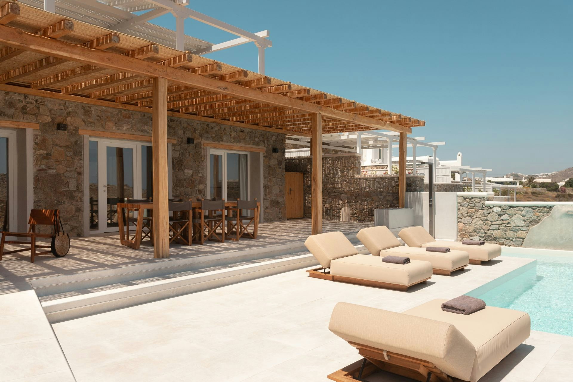 Su Casa Beachfront Infinity Pool Villa - Pool Deck