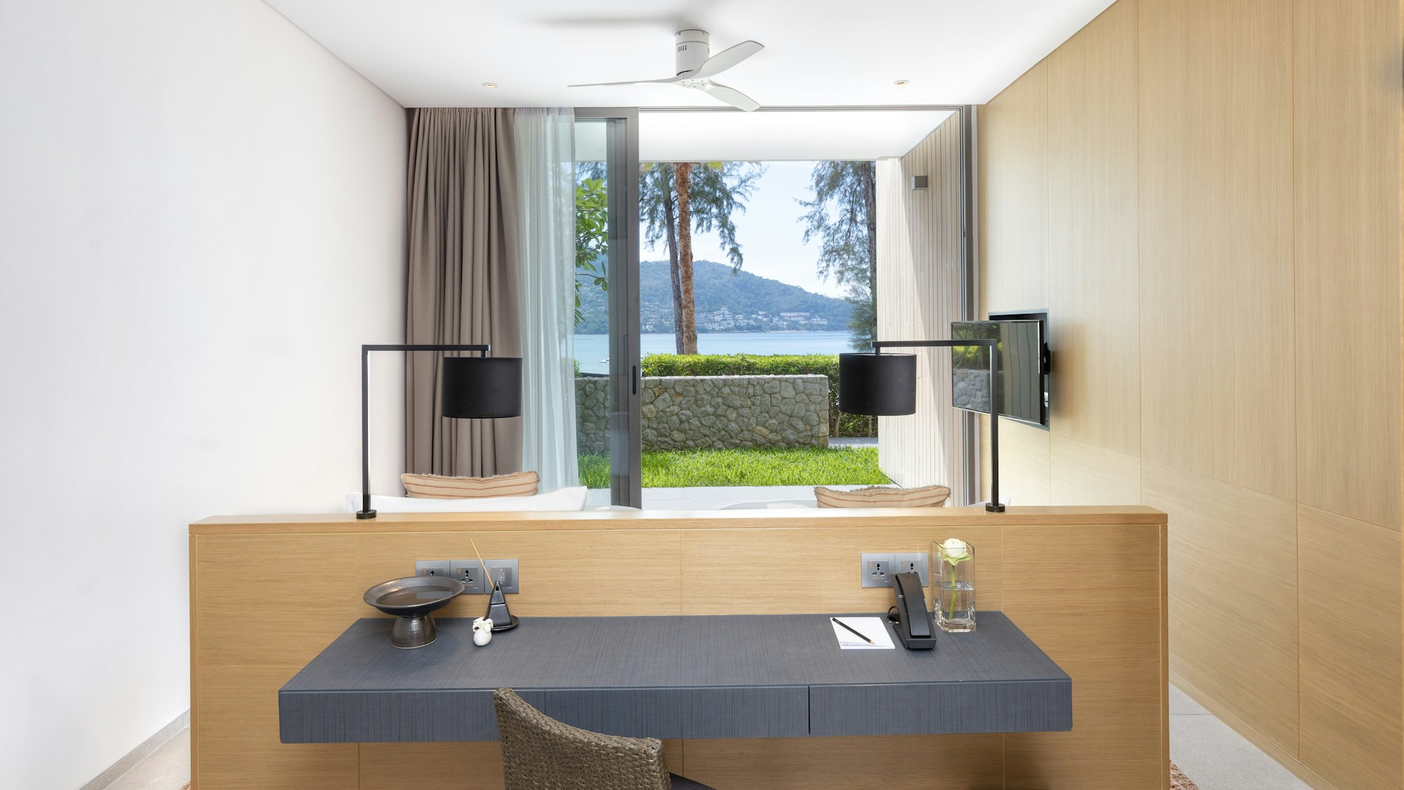 2 Bedroom Grand Azure SeaFront Pool Suite
