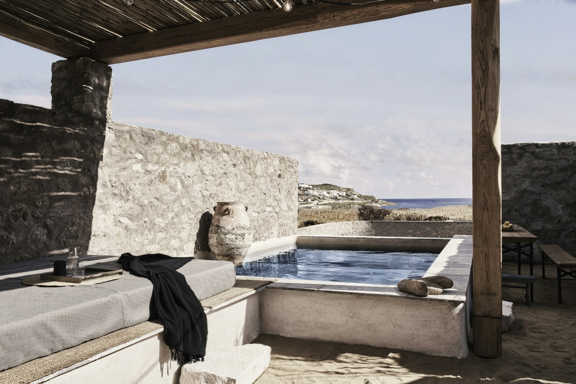 Nomad Two Bedrooms Suite Sea View, Private Pool and Yard