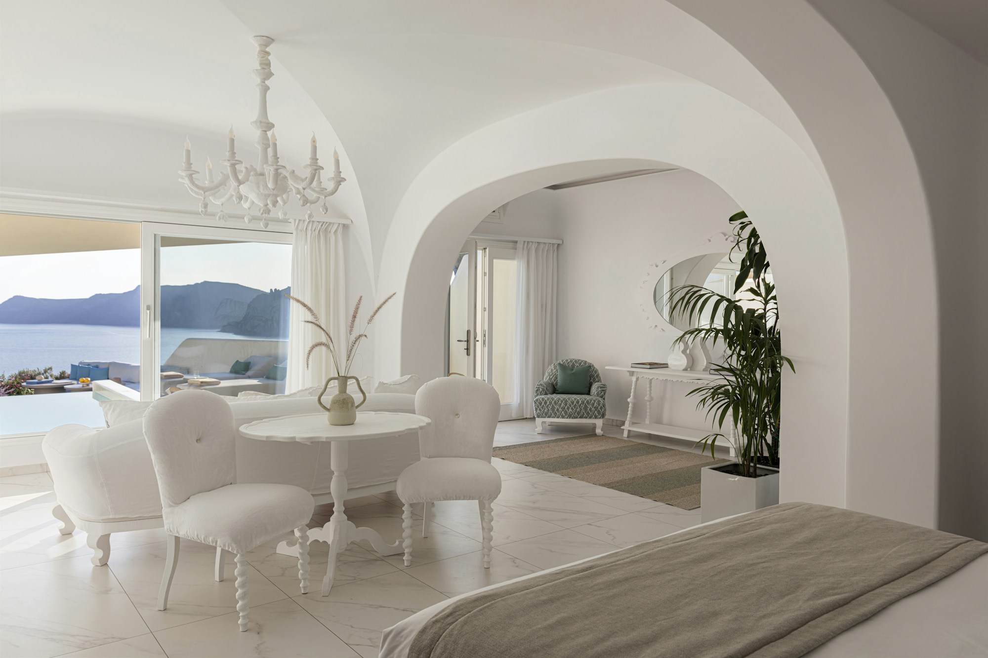 Royal Pool Suite - Bedroom