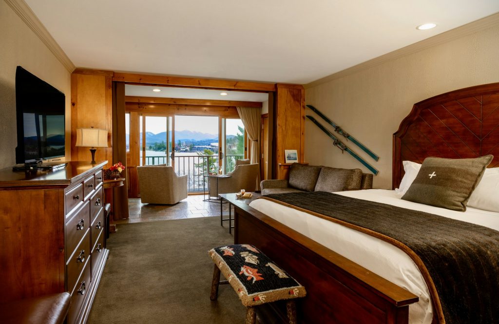 Oak Knoll Room - Bedroom