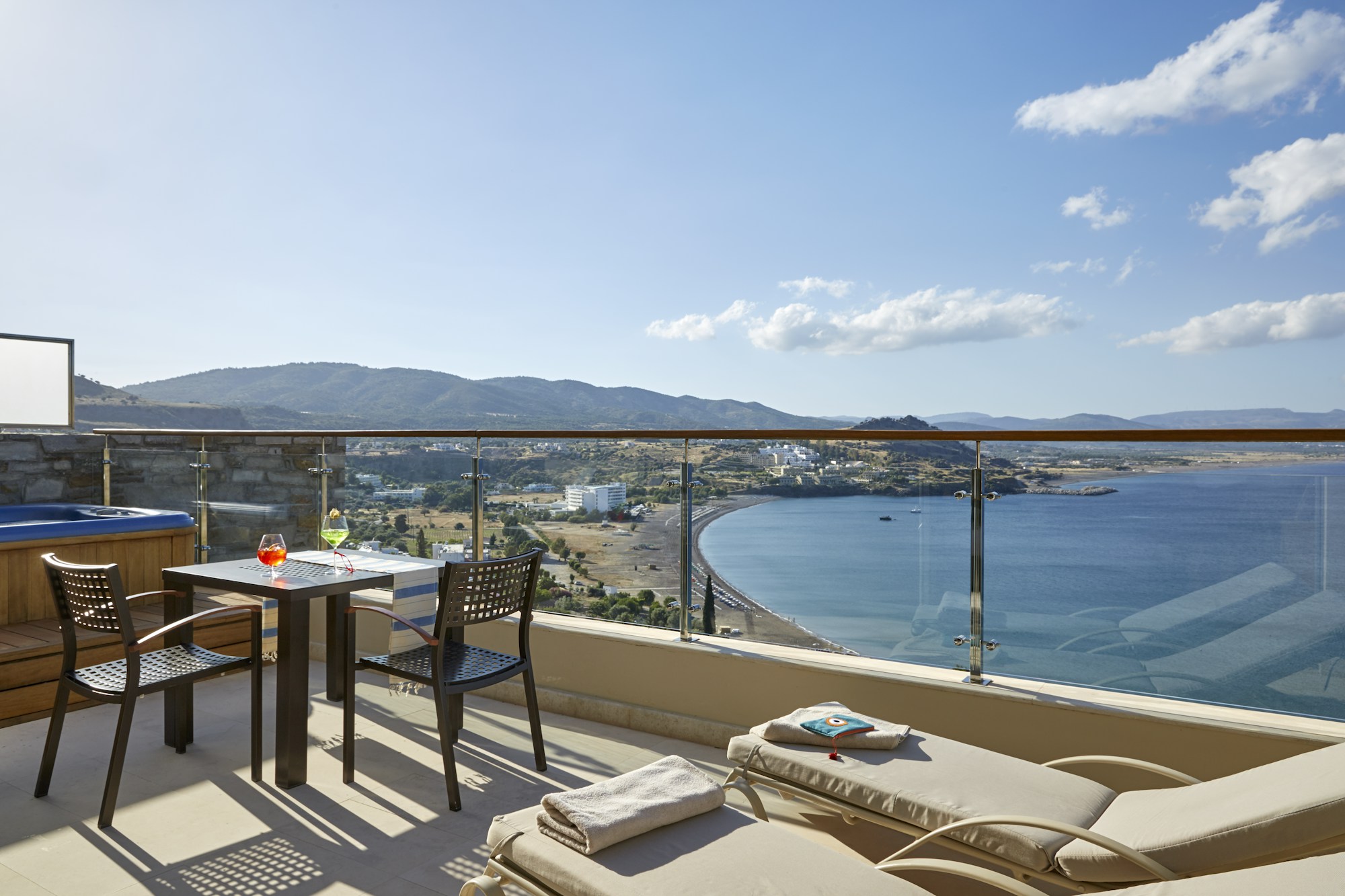 Deluxe Room Outdoor Jacuzzi - Sundeck