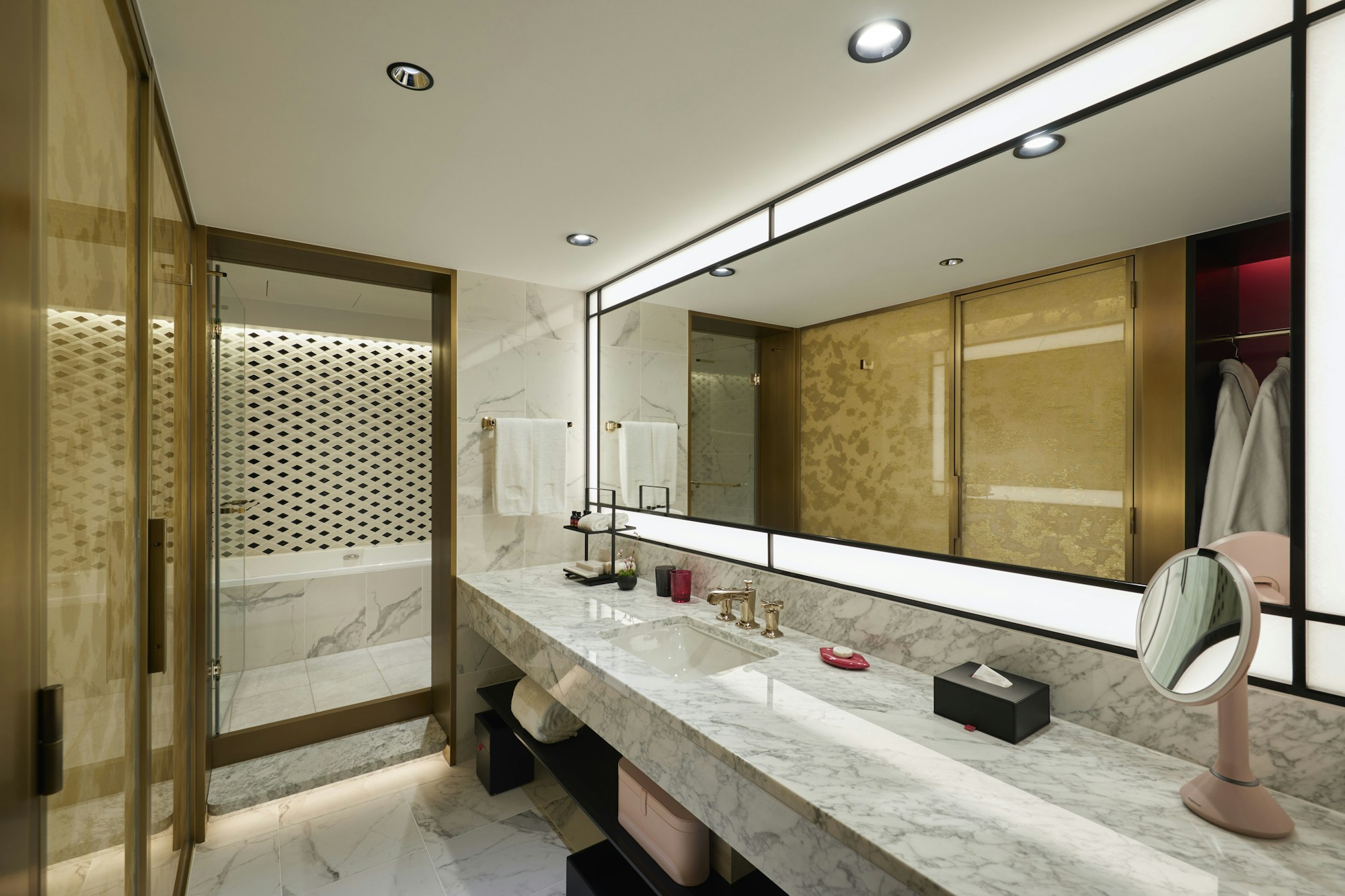 Deluxe Twin Heritage View - Bathroom