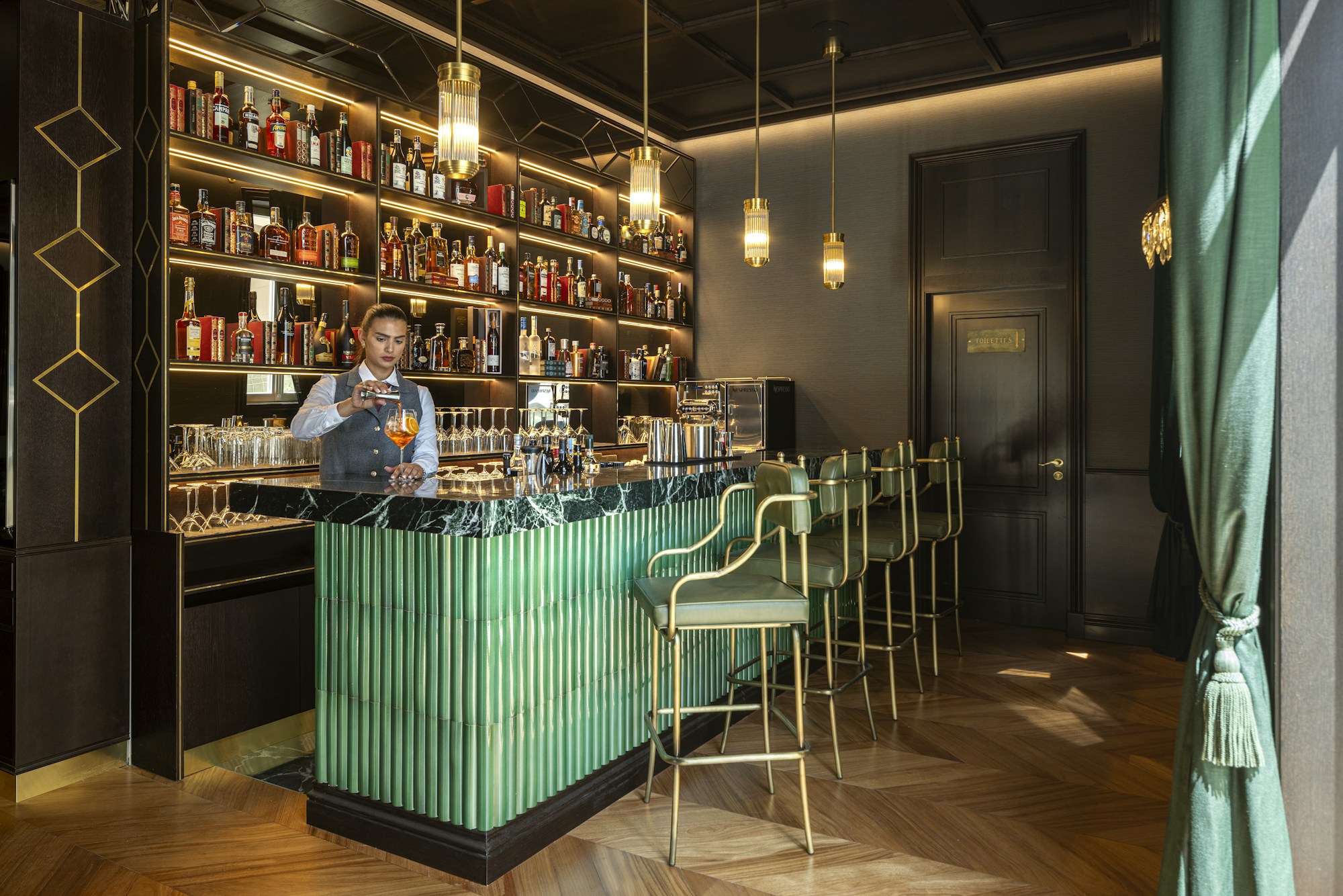 Bar
