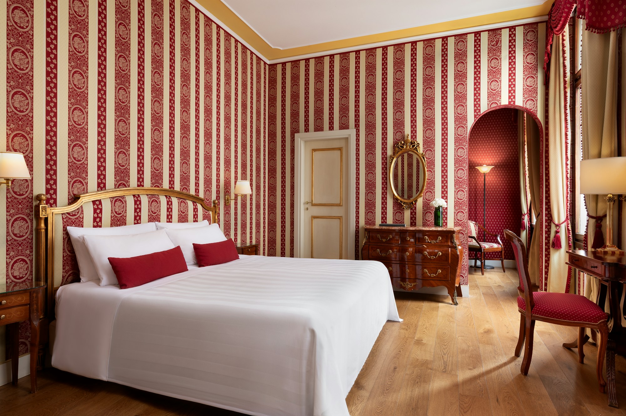 Deluxe Room - Bedroom