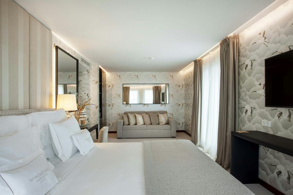 Deluxe Junior Suite - Bedroom