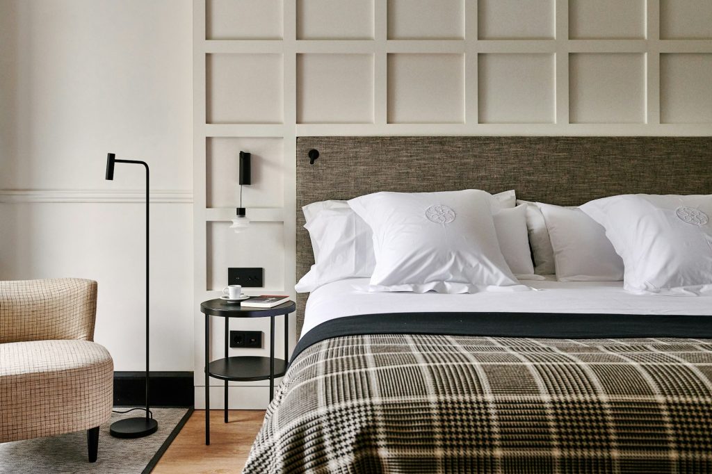 Contemporary Deluxe Room