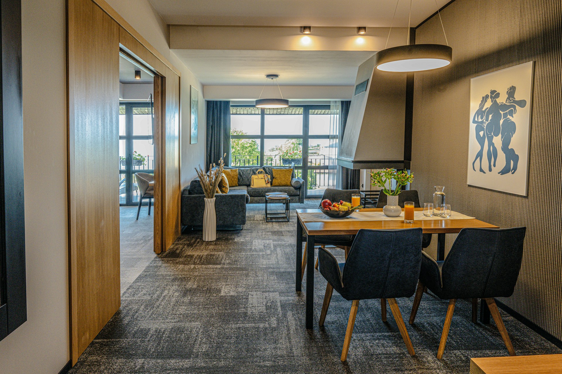 One Bedroom Suite Sea View - Dining Area