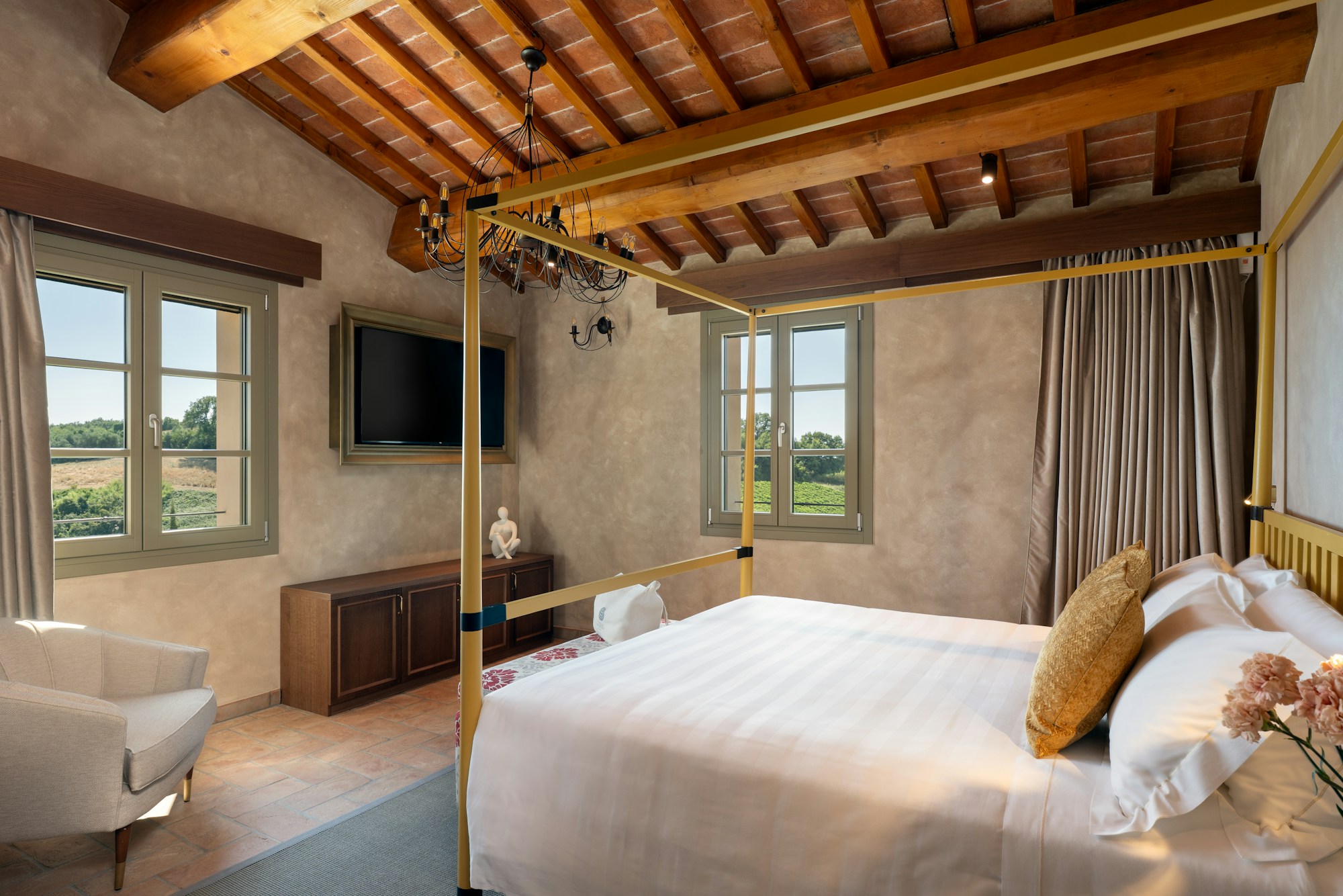 Castelforno Private Apartment Suite - Bedroom