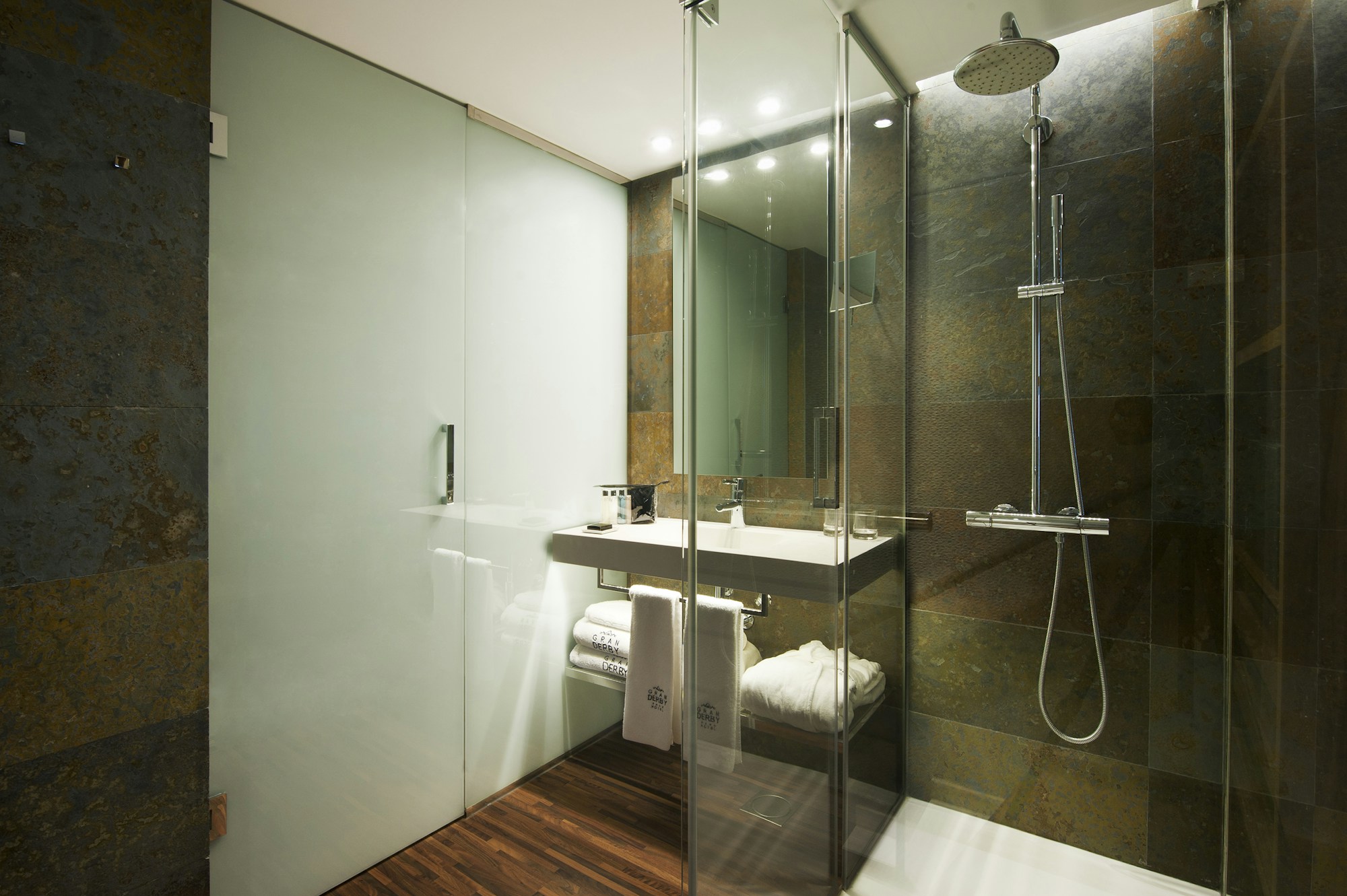 Standard Duplex - Bathroom