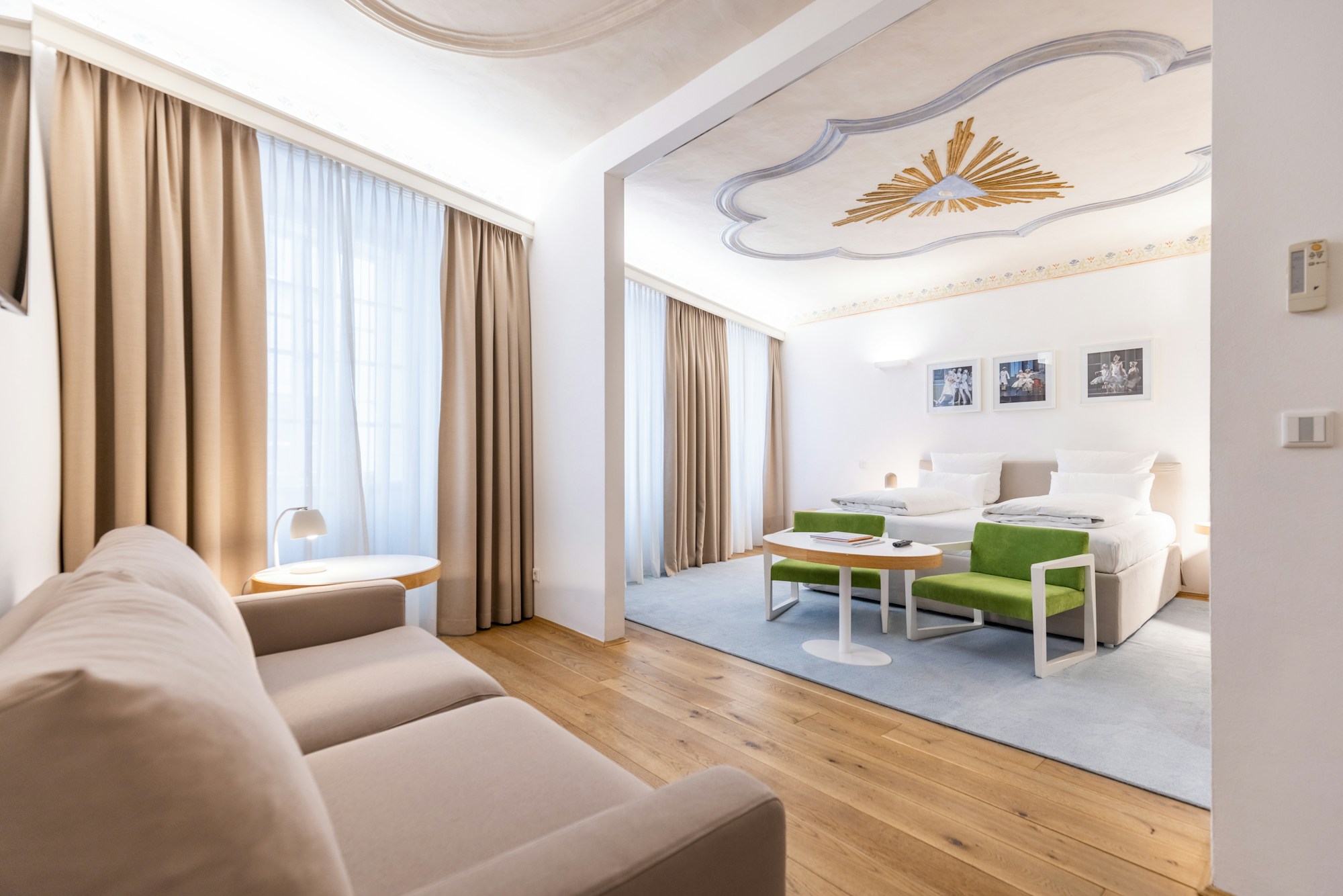 Double Junior Suite - Living Area