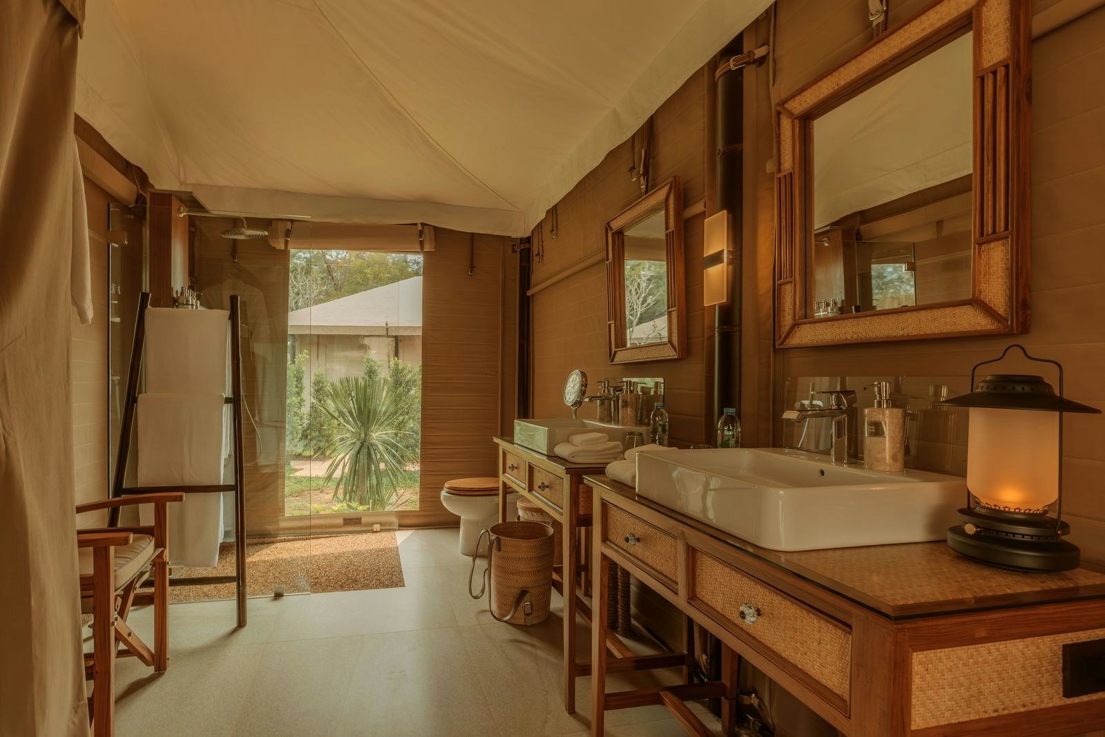 Lagoon Pool Tented Suite - Bathroom