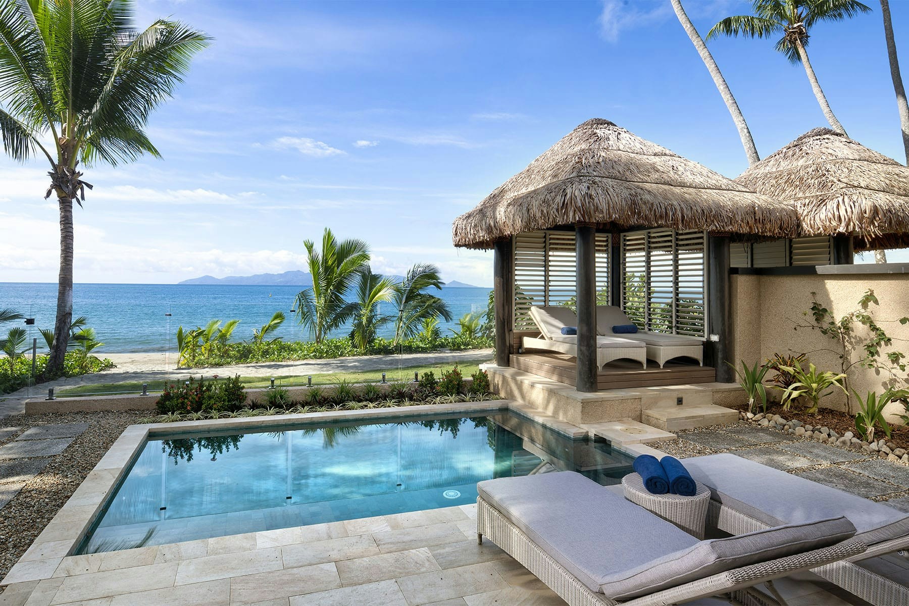 1BR Beachfront Villa - Pool