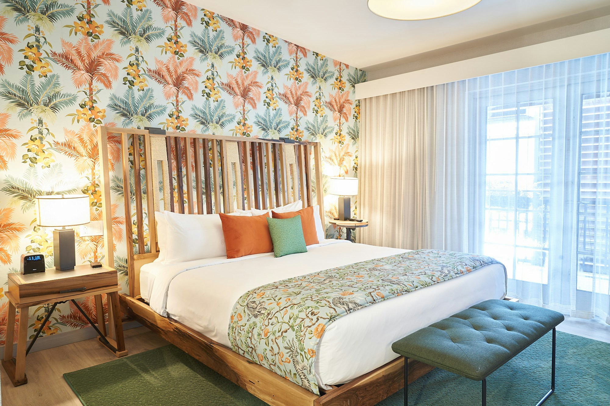 Deluxe King Room - Bedroom