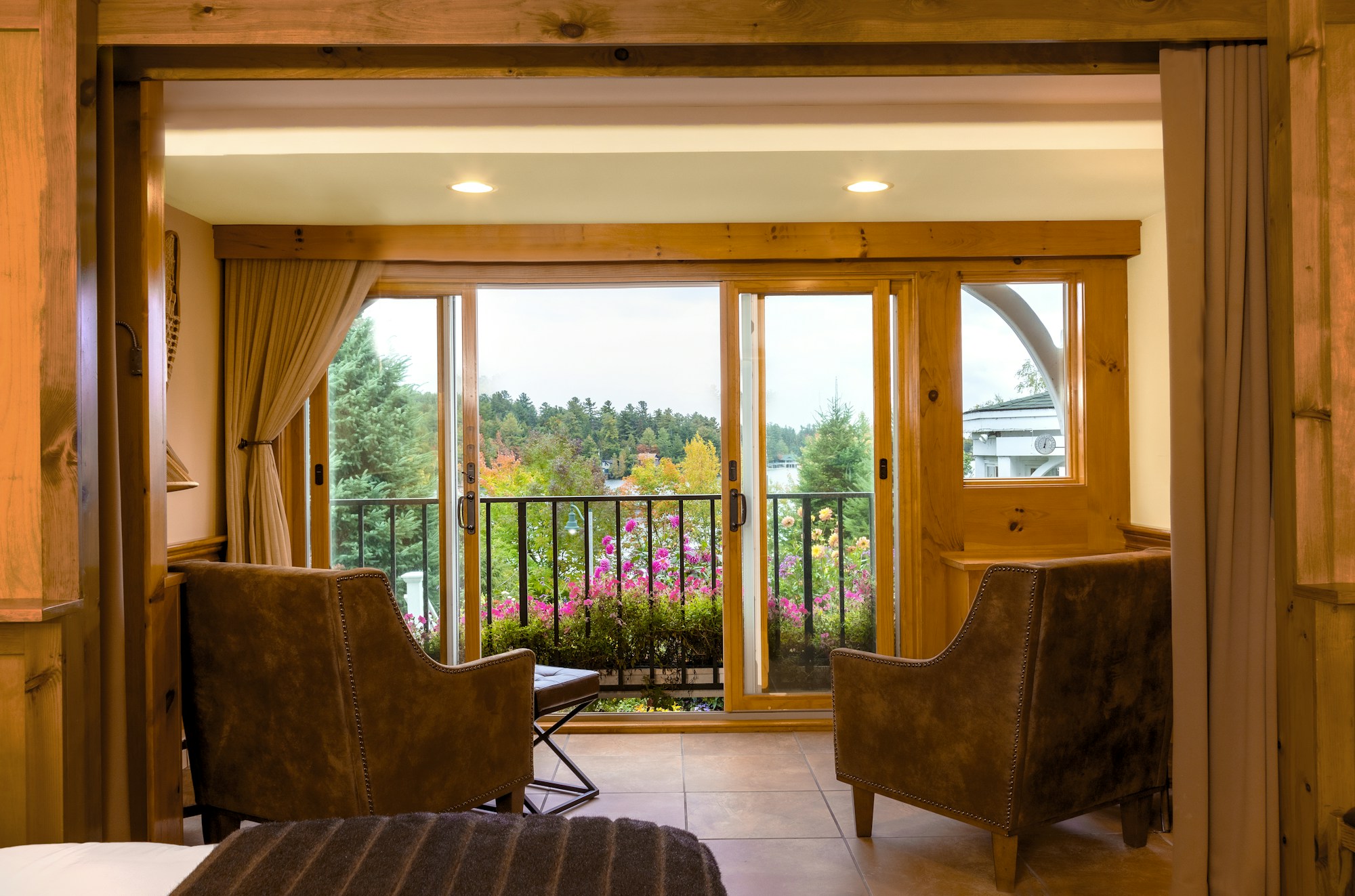 Lookout Room - Living Area