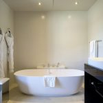 Deluxe Villa - Bathroom
