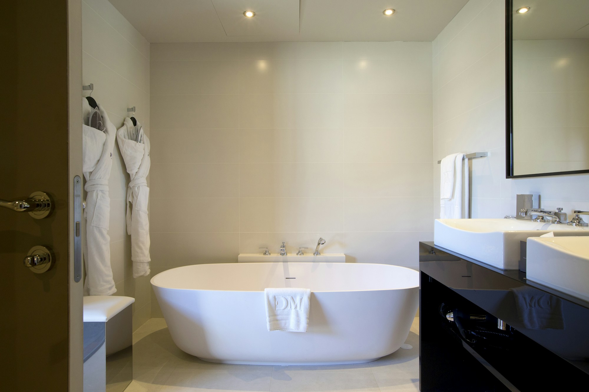 Deluxe Villa - Bathroom