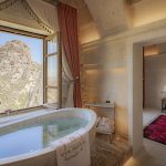 Stone Arched Luxury Suite - Bathtub