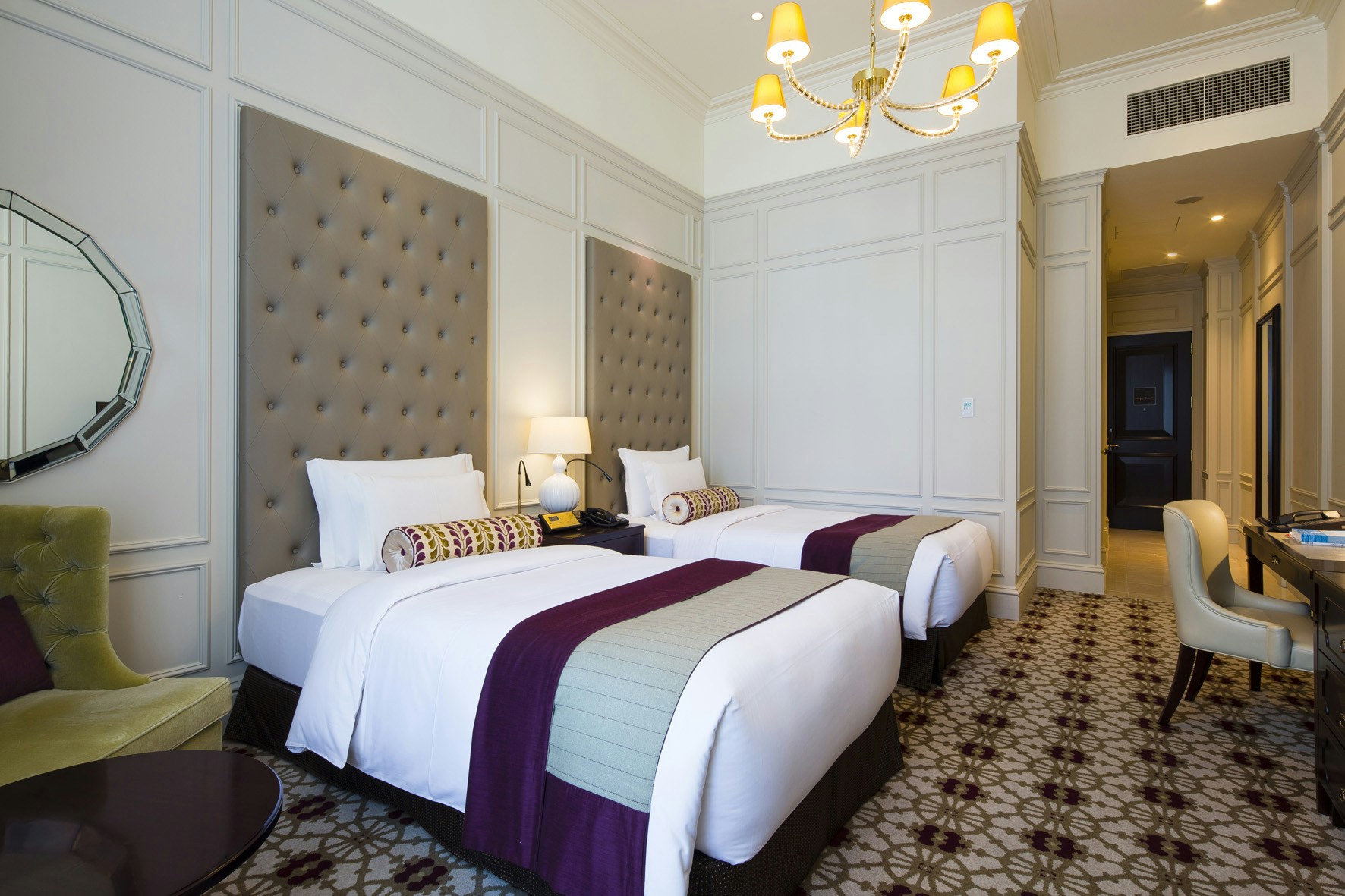Palace Side Deluxe Twin Room - Bedroom