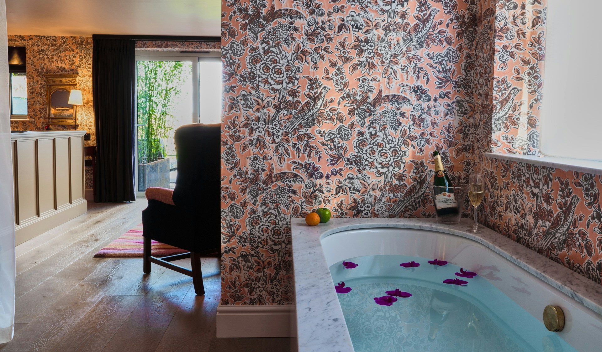 Mews Hot Tub Suite - Bathroom