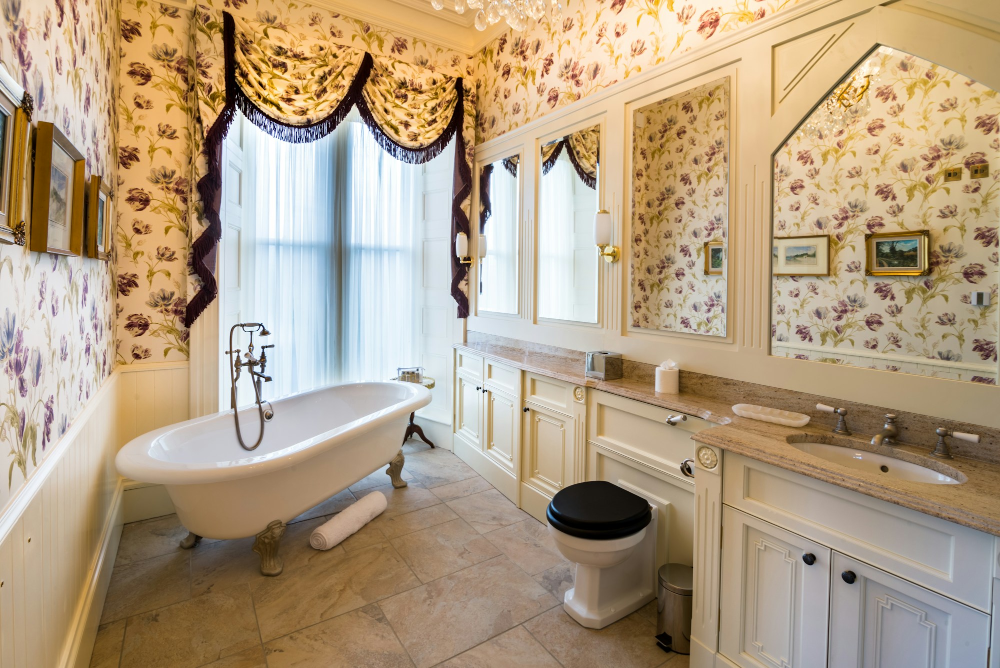 Castle Large Double - Bathroom