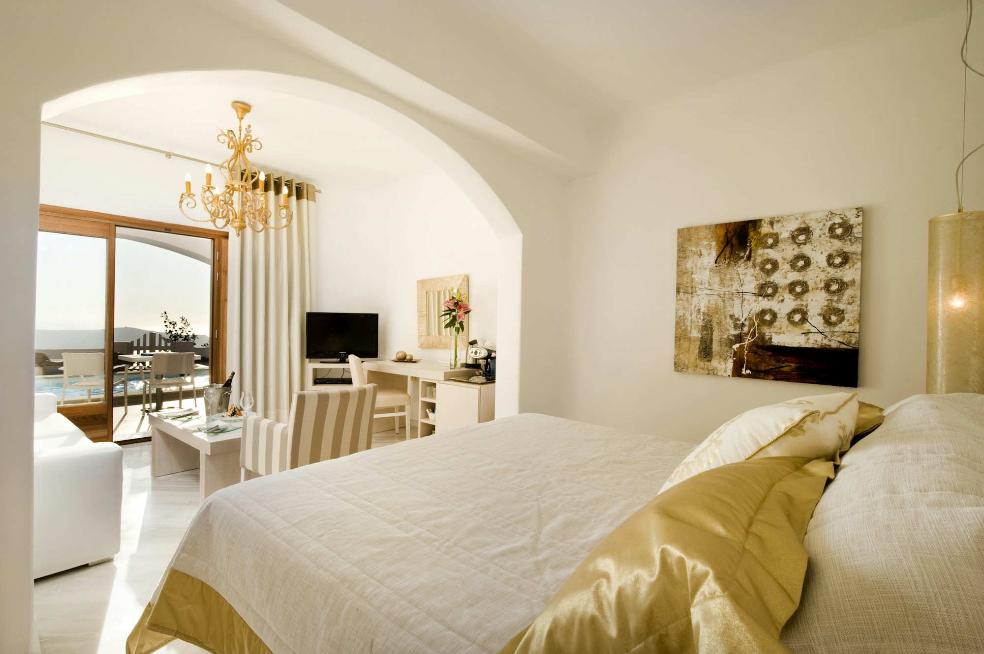 Deluxe Suite Open Plan Bedroom - King-Size Bed