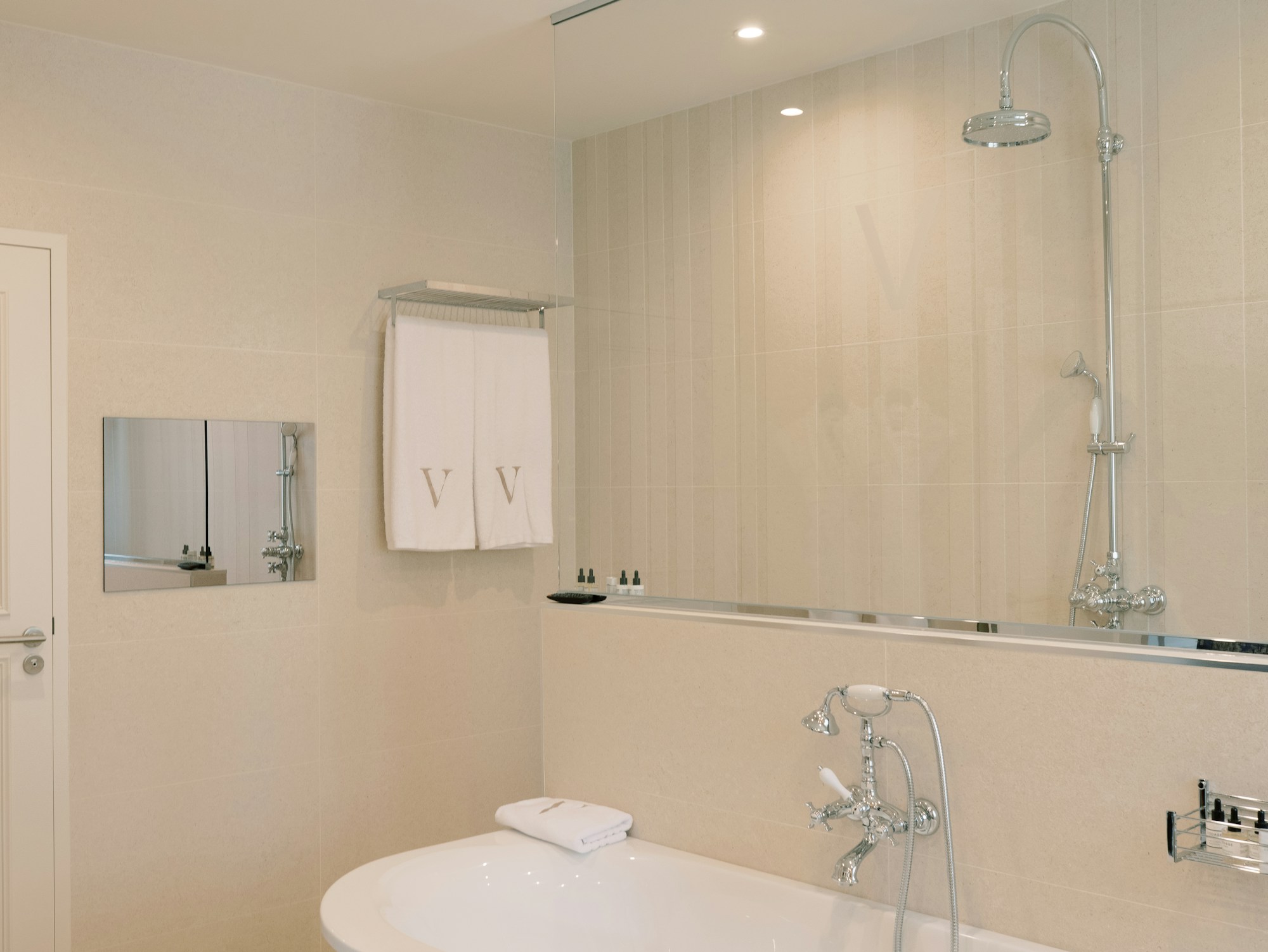 Suite Rosemary Bathroom
