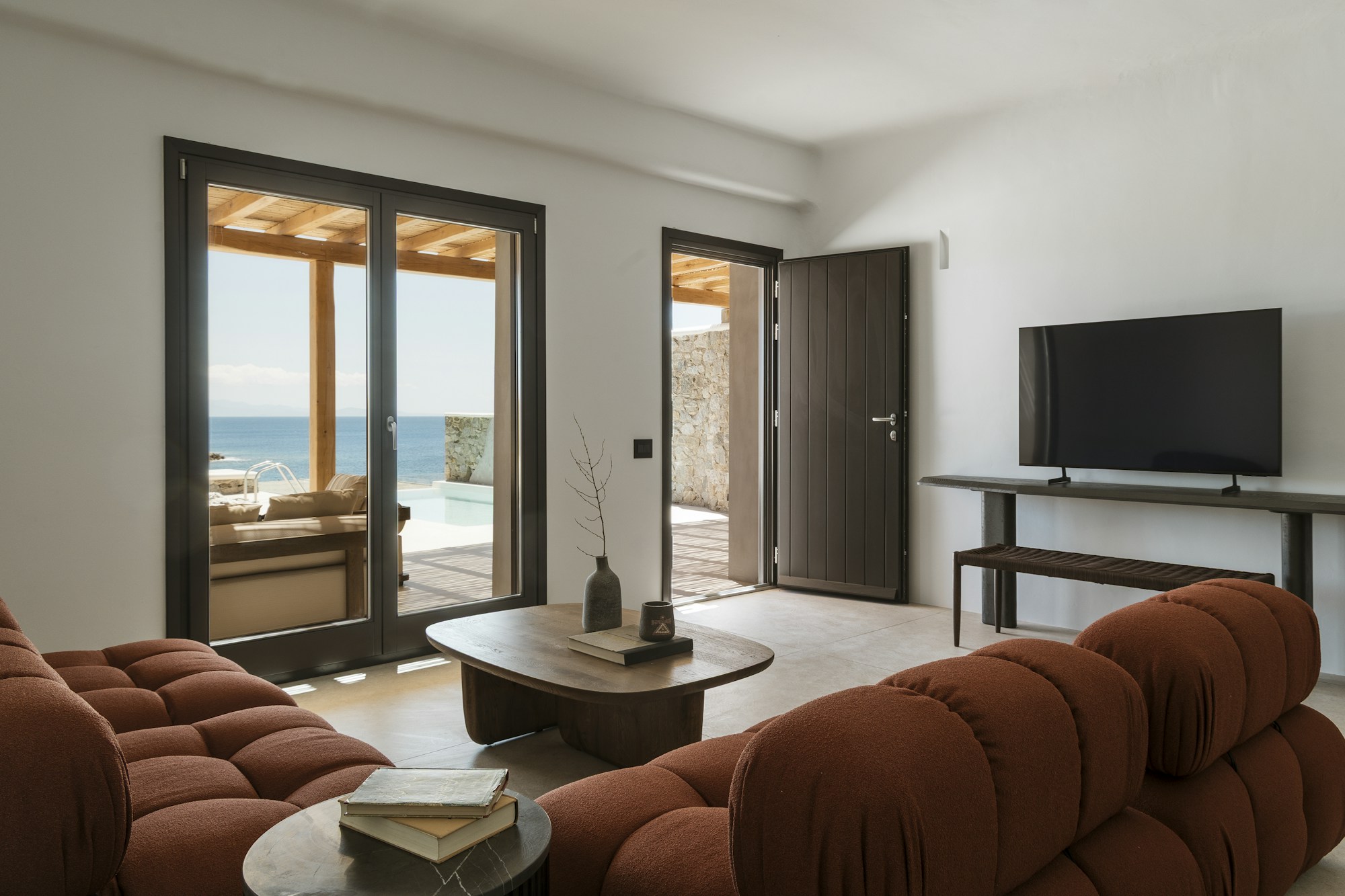 Royal Beachfront Infinity Pool Villa - Living Area
